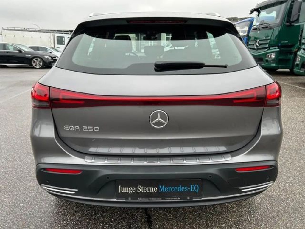 Mercedes-Benz EQA