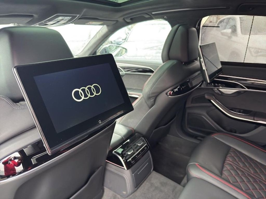 Audi S8