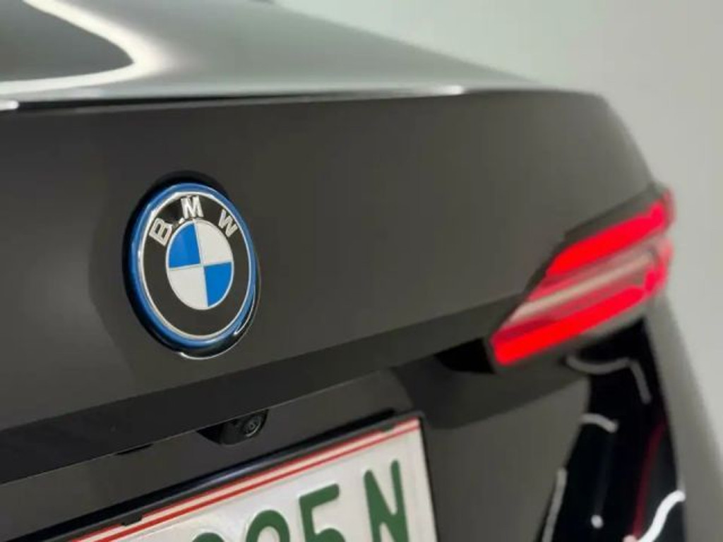 BMW i5