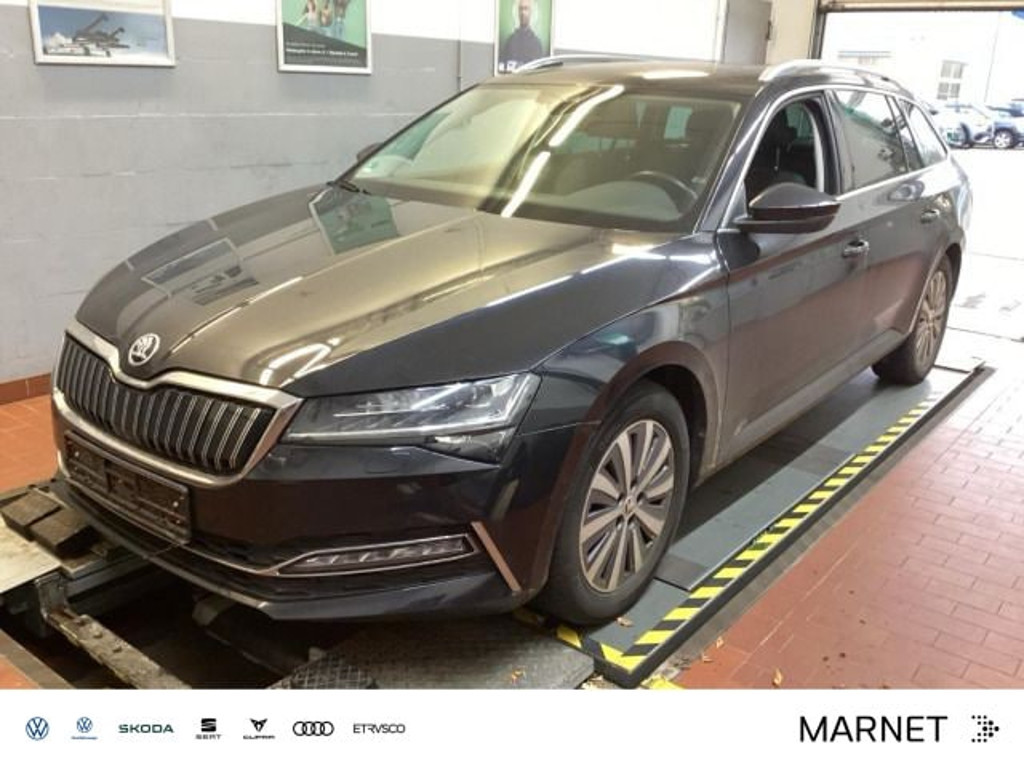 Skoda Superb 2022 Hybride Benzine