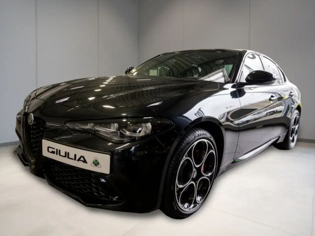 Alfa Romeo Giulia 2024 Benzine