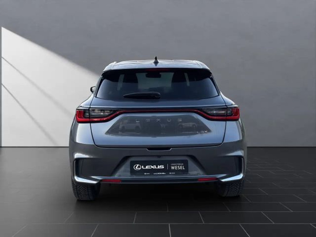Lexus LBX