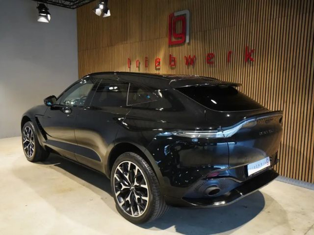 Aston Martin DBX