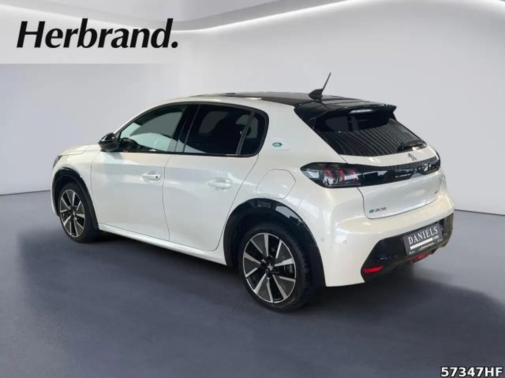 Peugeot e-208