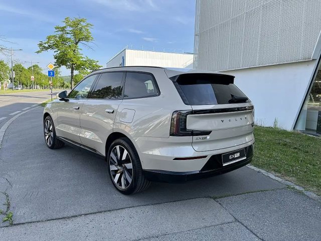 Volvo EX90
