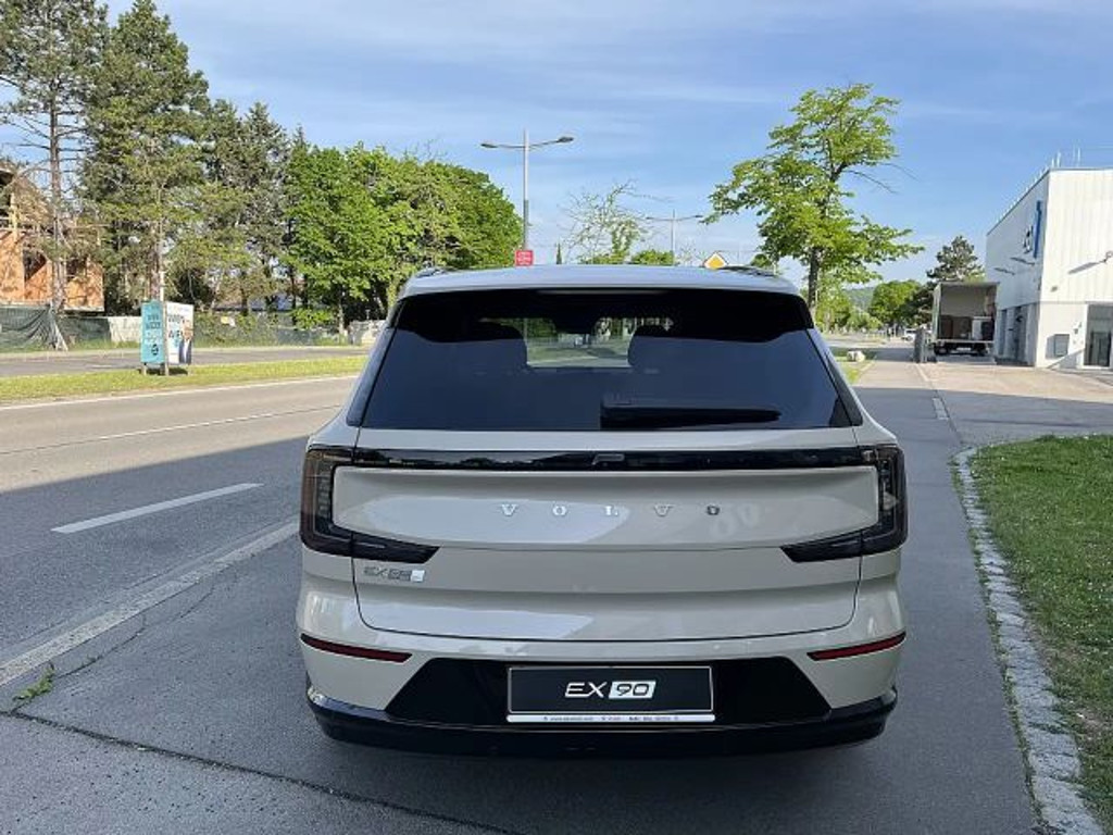 Volvo EX90