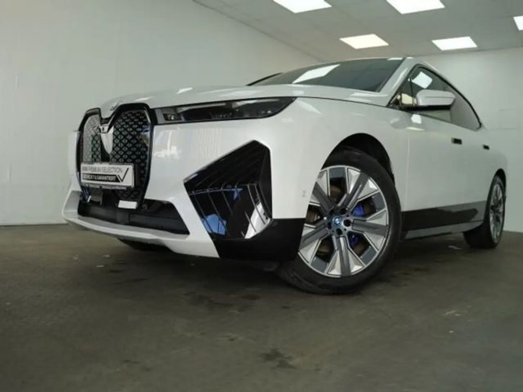 BMW iX