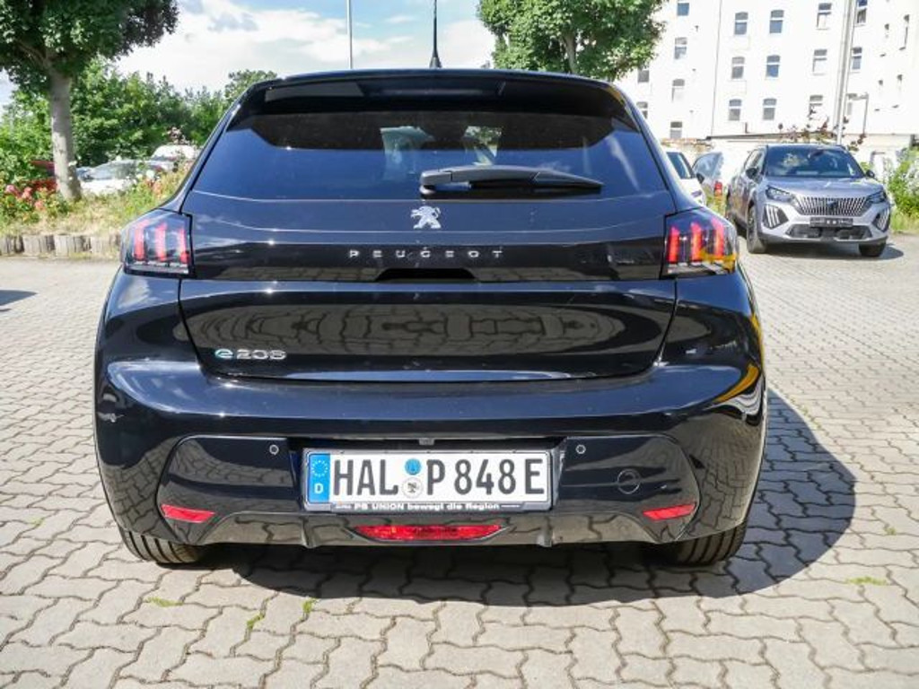 Peugeot e-208
