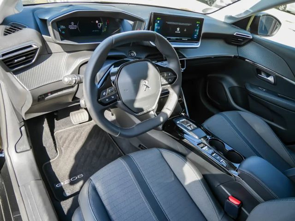 Peugeot e-208