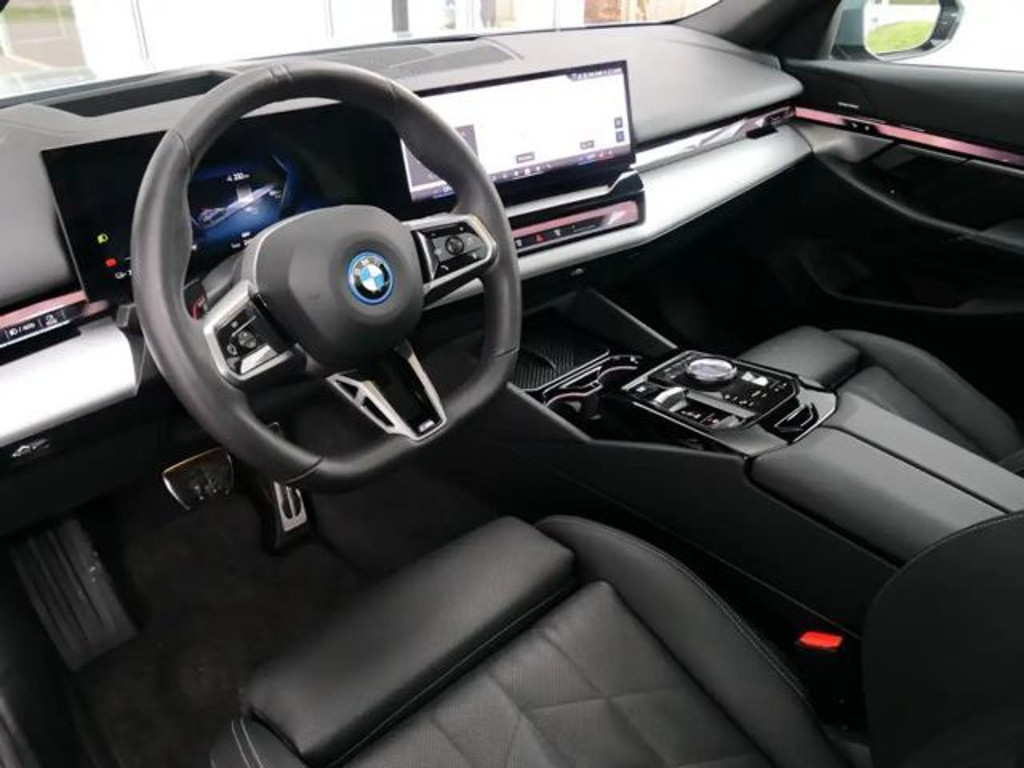 BMW i5