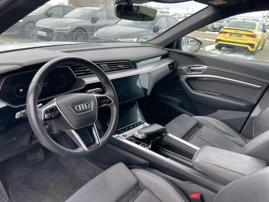 Audi e-tron