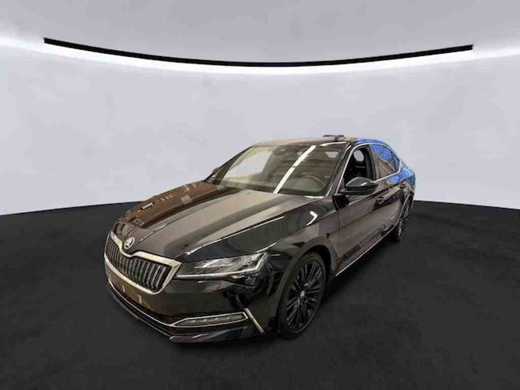 Skoda Superb 2023 Hybride Benzine