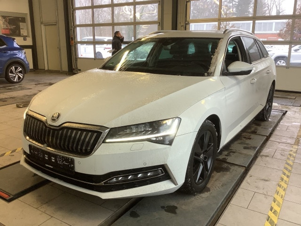 Skoda Superb 2022 Hybride Benzine