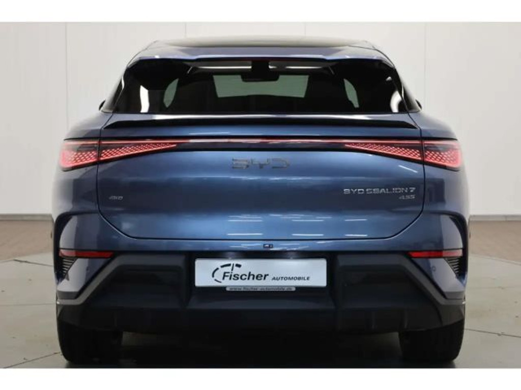 BYD Sealion 7