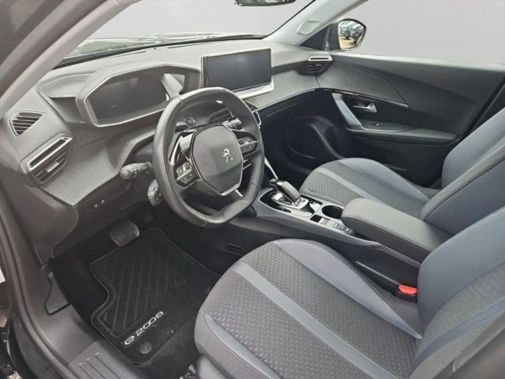 Peugeot e-2008