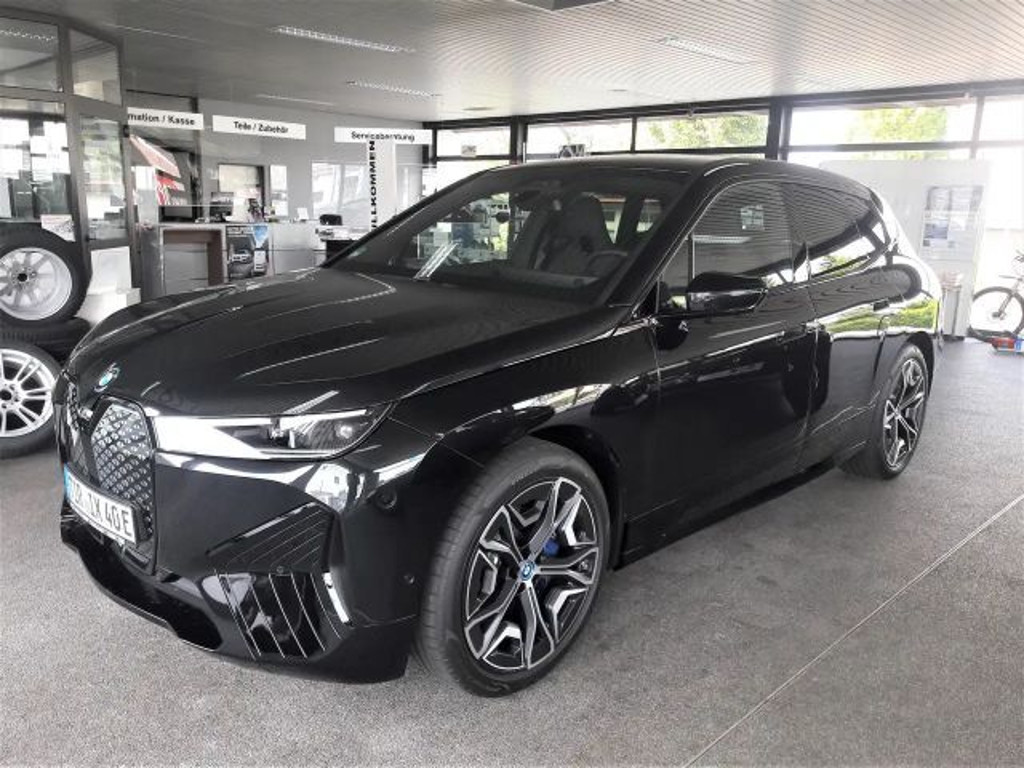 BMW iX