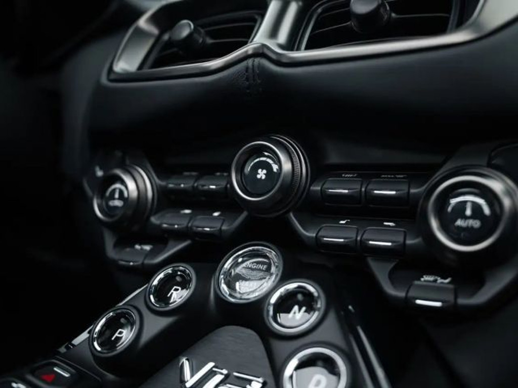 Aston Martin Vantage