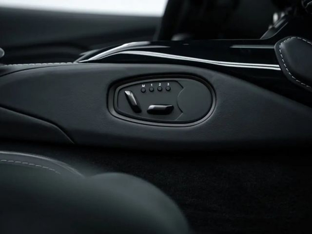 Aston Martin Vantage