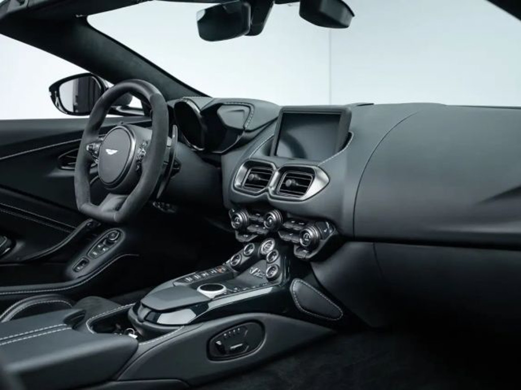 Aston Martin Vantage