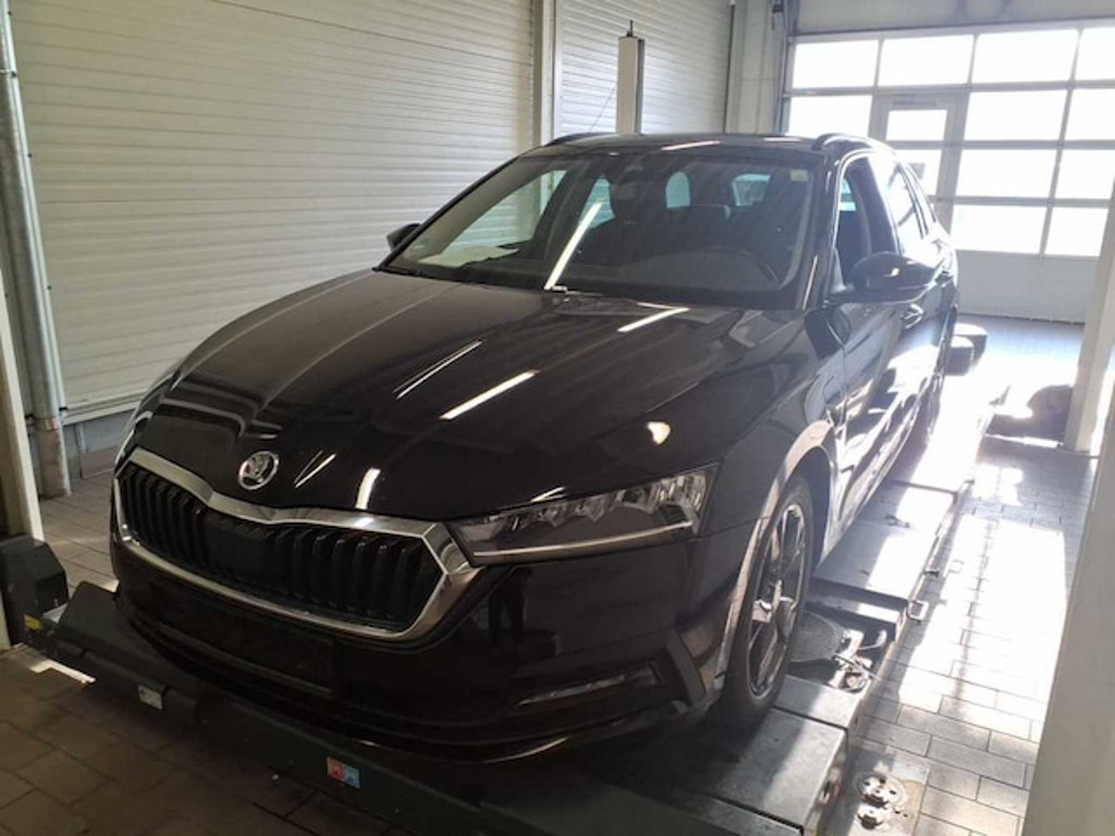 Skoda Octavia 2023 Hybride Benzine