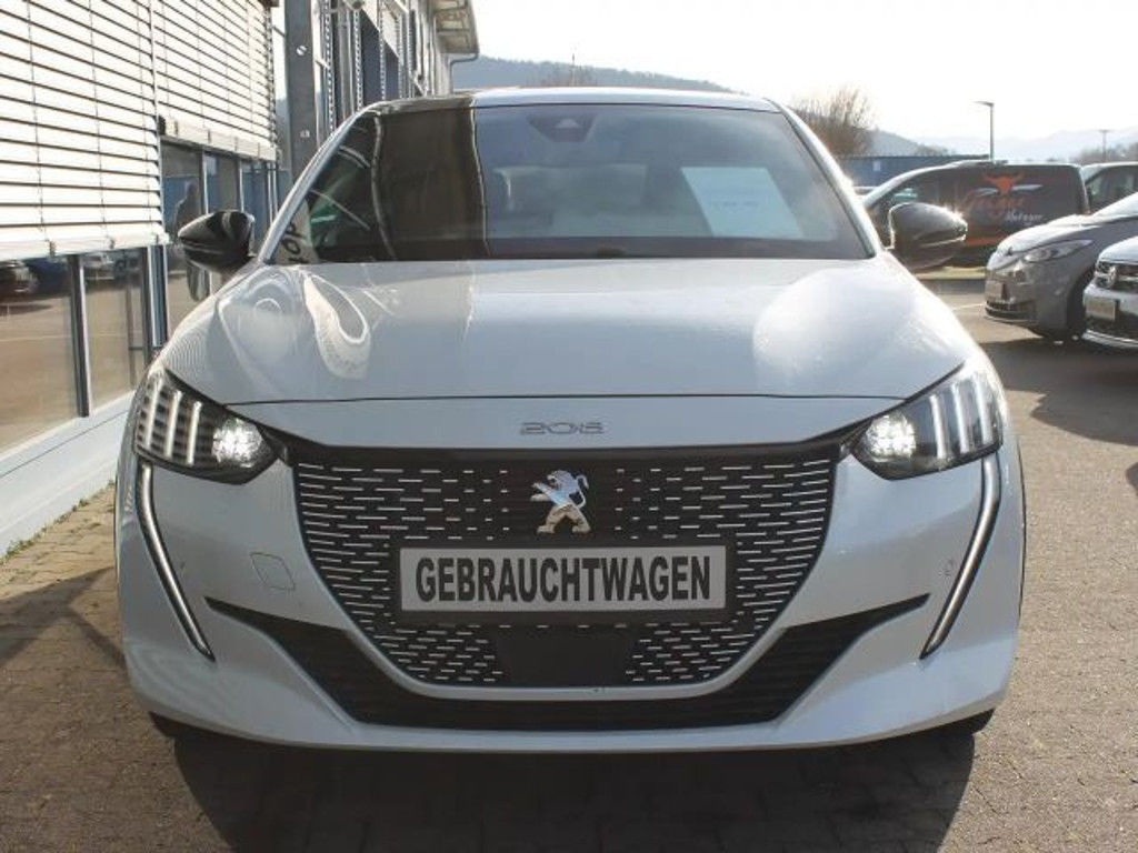 Peugeot e-208