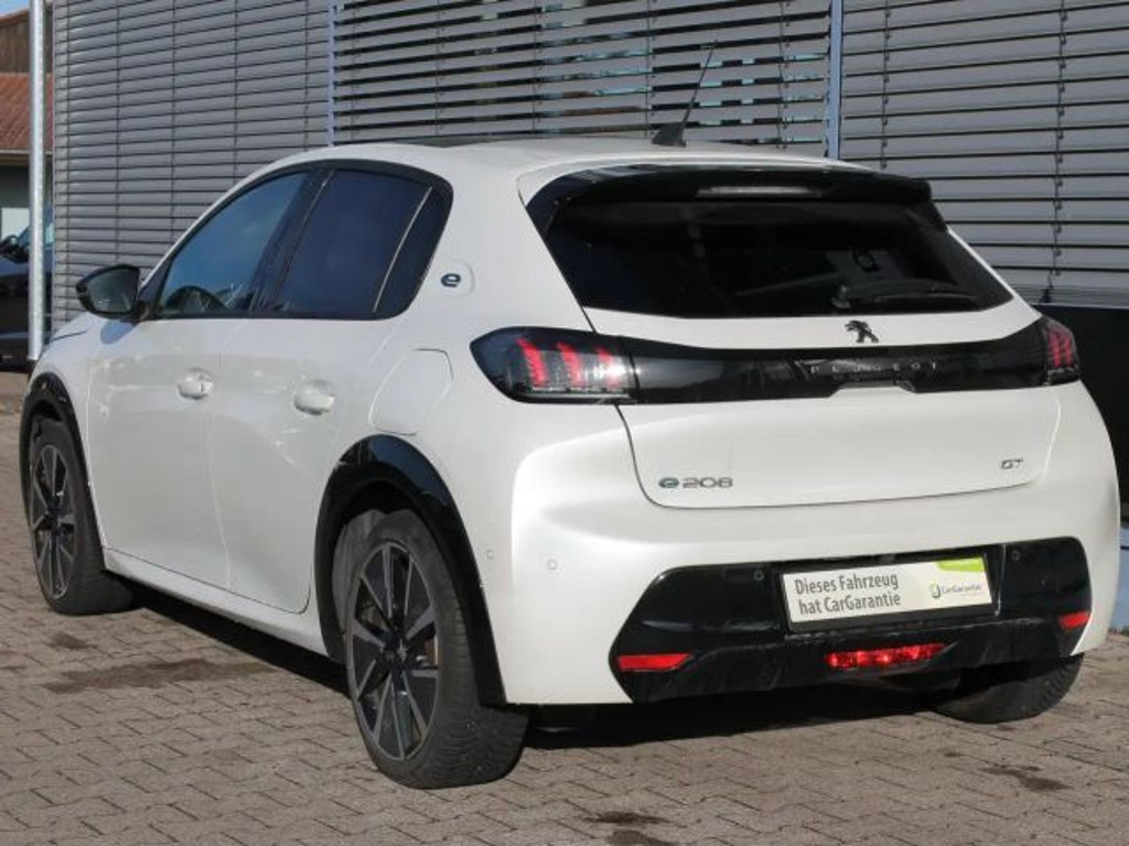 Peugeot e-208
