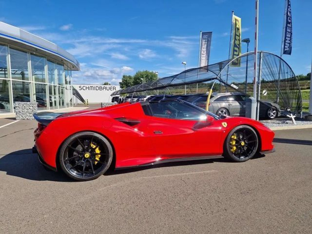 Ferrari F8