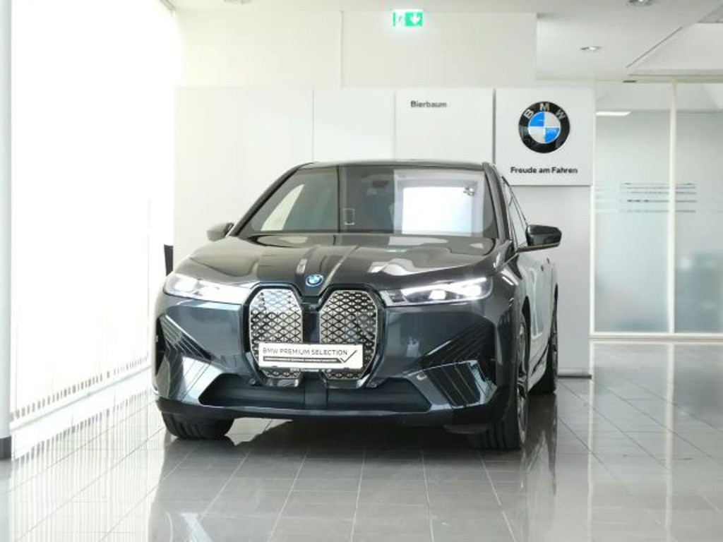 BMW iX