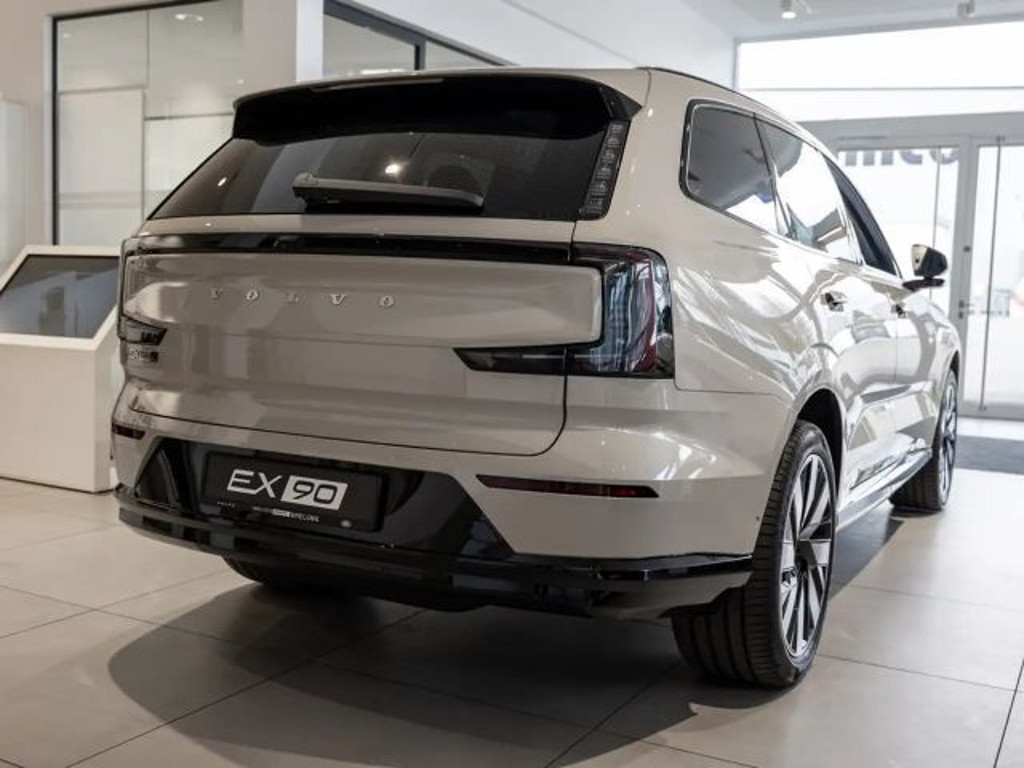 Volvo EX90