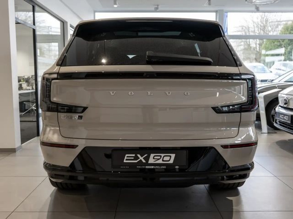 Volvo EX90