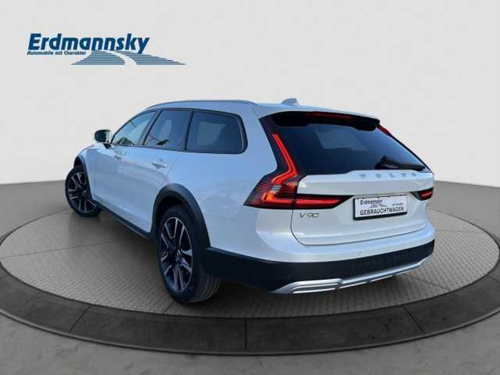 Volvo V90 Cross Country