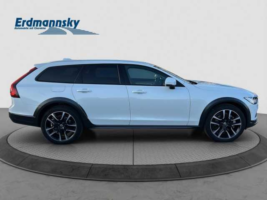 Volvo V90 Cross Country