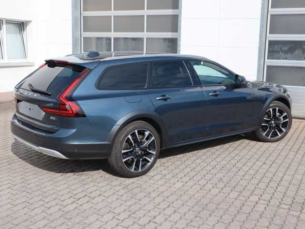 Volvo V90 Cross Country