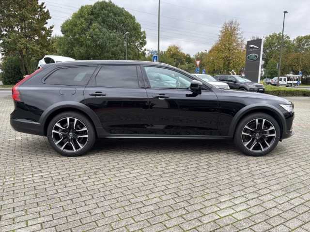 Volvo V90 Cross Country