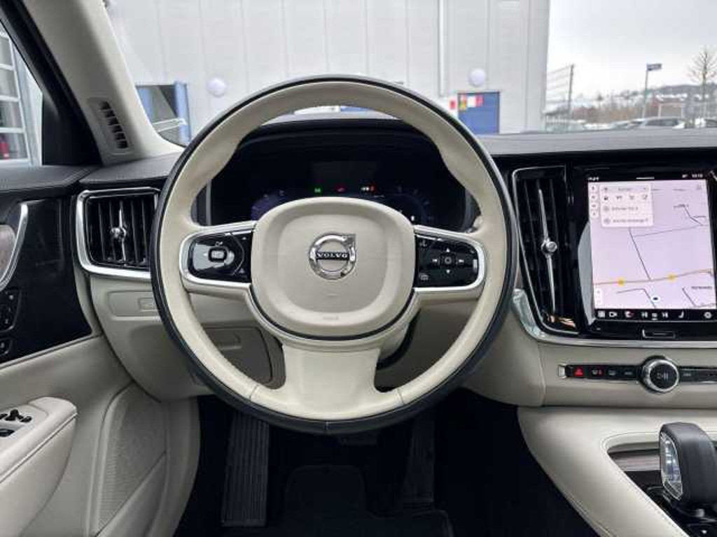 Volvo V90 Cross Country