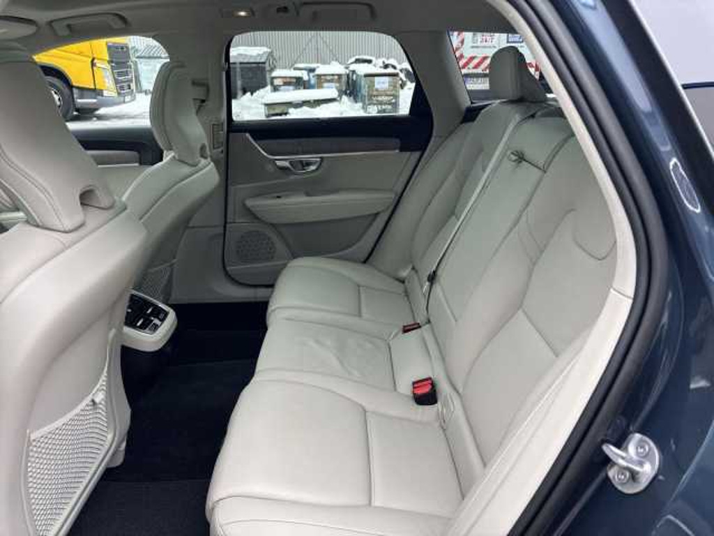 Volvo V90 Cross Country