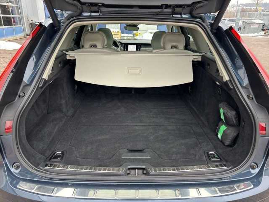 Volvo V90 Cross Country