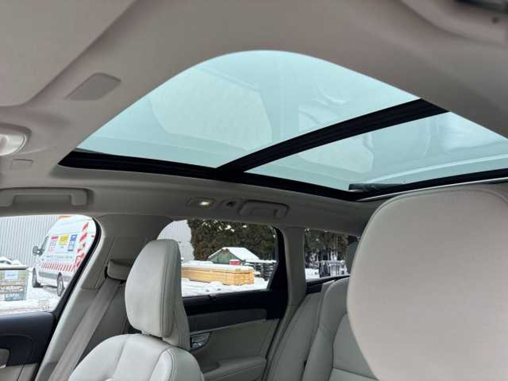 Volvo V90 Cross Country