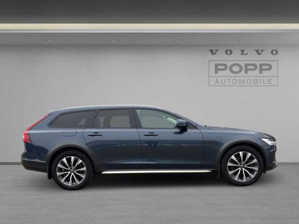 Volvo V90 Cross Country