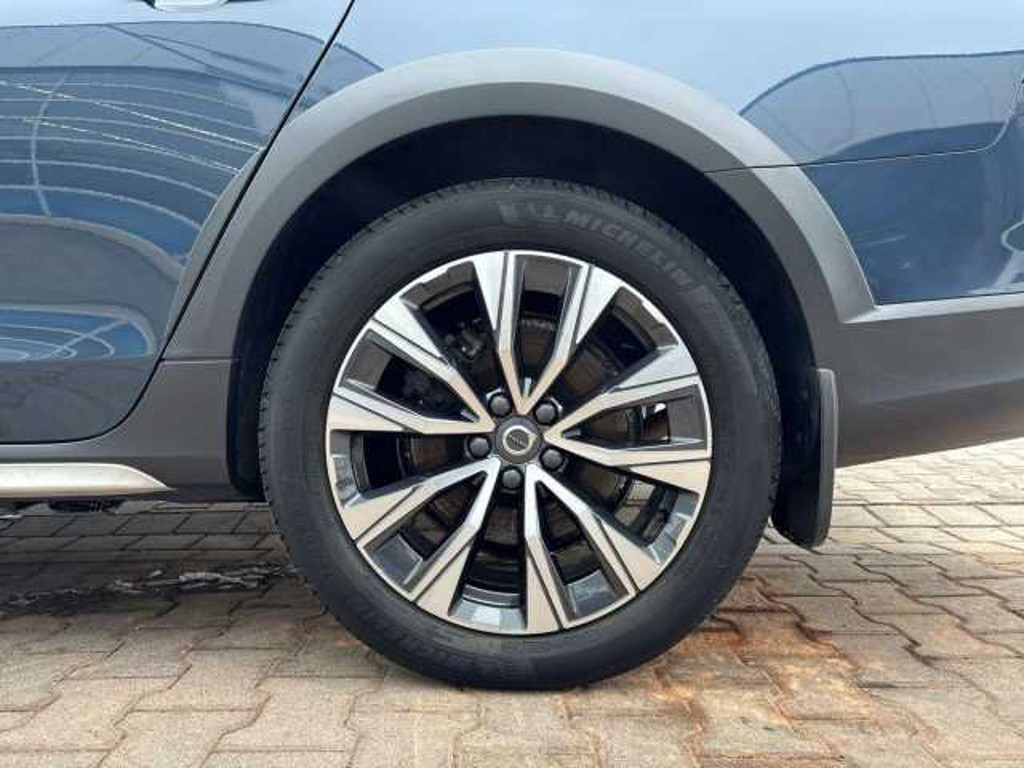 Volvo V90 Cross Country