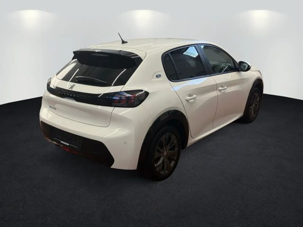 Peugeot e-208