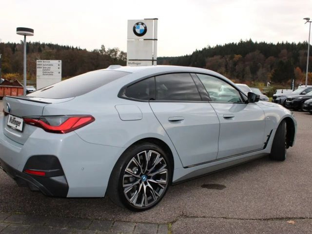 BMW i4