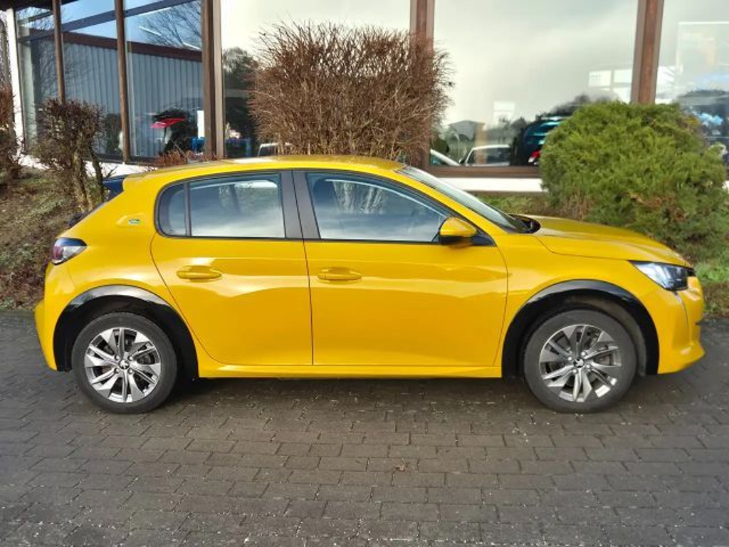 Peugeot e-208