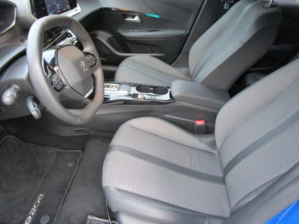 Peugeot e-208