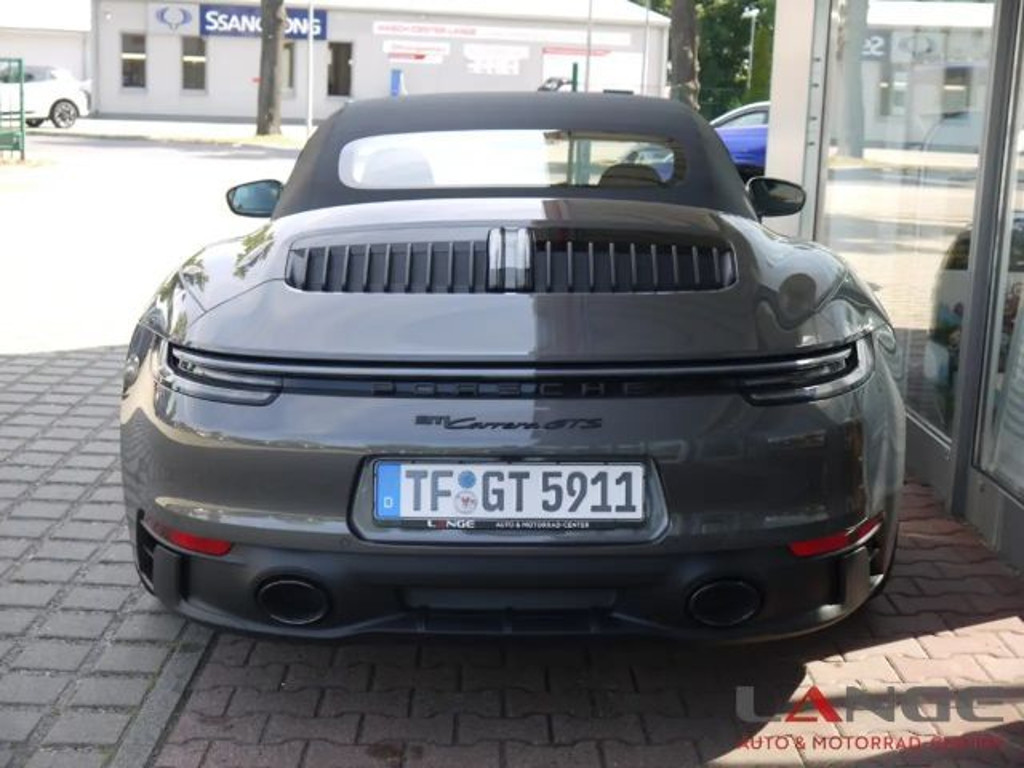 Porsche 992