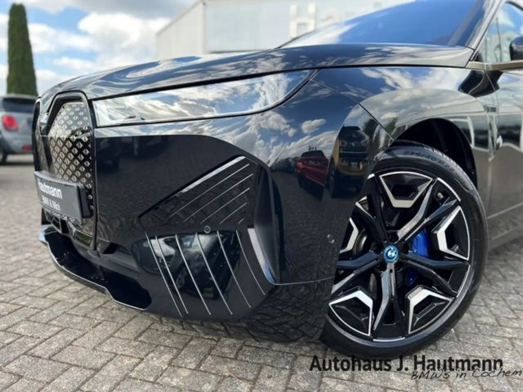 BMW iX