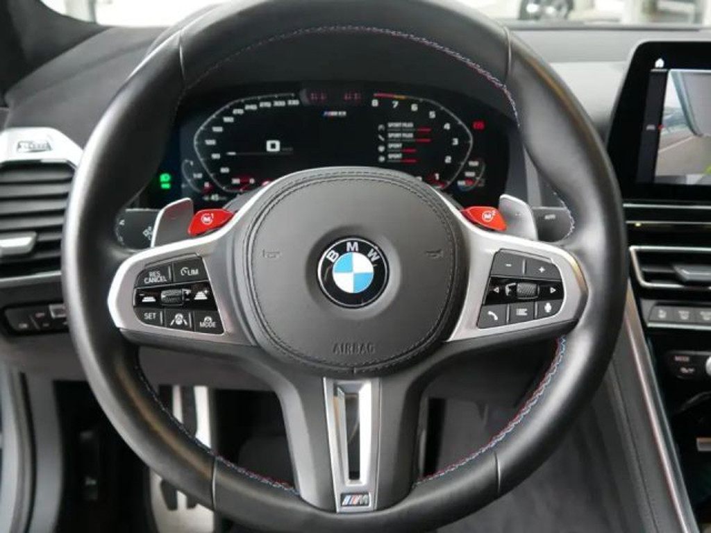 BMW M8