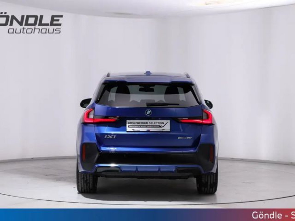 BMW iX1