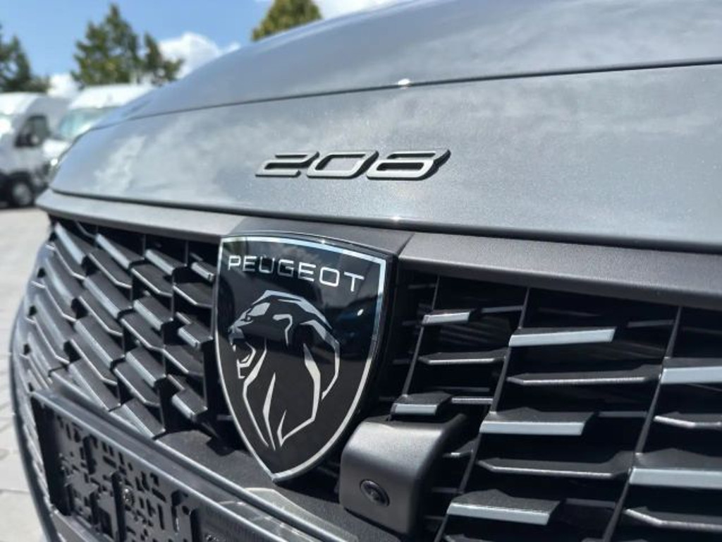 Peugeot e-208