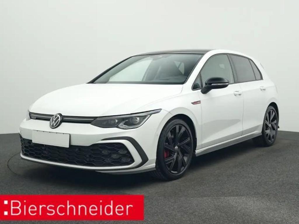 Volkswagen Golf 2023 Benzine